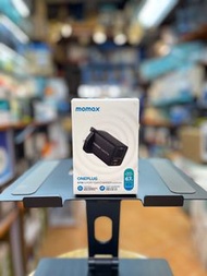 Momax ONEPLUG 67W 3-Port GAN Charger