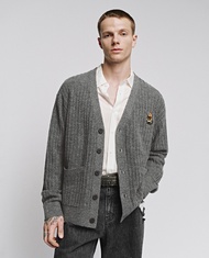 URBAN REVIVO - Áo khoác cardigan nam cổ V họa tiết thêu UUV950006-B5A
