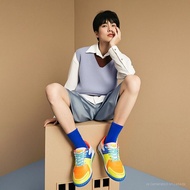 รองเท้าฟุตซอล Breaker(BK209)สีสันโดดเด่น แถมฟรี! ถุงเท้ากันลื่น ส้มพื้นเทา 1 คู่ งานไทย