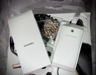 Chanel coco crush vip Gift 香奈兒贈禮鏈條手機包  iPhone 6.1 可用 奶白 隨身小包