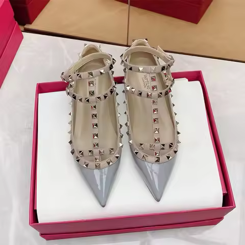 luxury women's shoes Women's Flat Shoes Luxury Brand Rivet Shoes Designer Pointed Toe Ankle Strap La