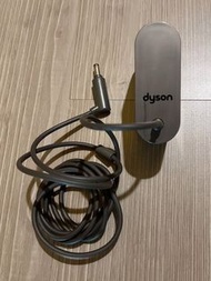 非全新>>>正品Dyson戴森吸塵器原廠近全新充電器 DC62 SV09 V6 V7 V8 V10 V11 V12 V15只有店到店運費六十 價格合適再購買NT.300不議價不換物不結緣 電池充電器 