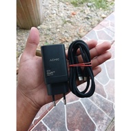 Charger Acmic 67W