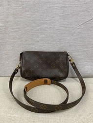 33❤ LV M51980 麻將包 正品真品經典原花花紋字紋 腋下包 小肩包 手拿包 扁包 宴會包 晚宴包 附原廠老花長背帶 斜背包