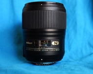 Nikon AF-S Micro NIKKOR 60mm f/2.8G ED Nano FX Format, (90mm DX Format)  นอกจากมีเลนส์มาโครแล้ว ยังส