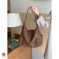 Retro Fashion Small Messenger Bag - Women's Travel Axilla Correan Bag