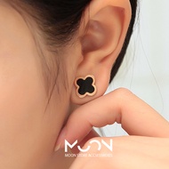 [HCM]Bông tai titan cỏ 4 lá mặt đen sang trọng không gỉ sét - moon store acc