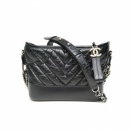 CHANEL GABRIELLE流浪小號黑色牛皮27開金銀扣V紋肩背包