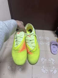 Nike Phantom GT2 足球鞋