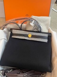 100%全新正貨 ❤️黑色金扣Hermes Herbag 31