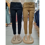 Six Pocket Pants Lelaki dengan perempuan