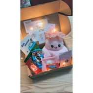 FREE GAMBAR POLAROID GIFTBOX BIRTHDAY BOX HADIAH COKLAT WANITA PEREMPUAN HADIAH COKLAT LELAKI BIRTHD