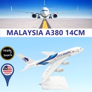 14cm Malaysia Airlines A380 Airbus Miniatur Resin Penumpang Kargo Pesawat Kapal Terbang Model Koleks