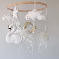 天鵝公主嬰兒床移動兒童房裝飾，女孩嬰兒移動毛氈禮物玩具