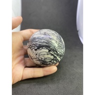 D2105 Natural Raw Ore/Black Mesh Black Ball Weight: 15g Size Approximately: Height 41.1mm Width 30.6