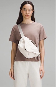 Lululemon Curved cross-body bag 3L 斜揹袋 斜背包