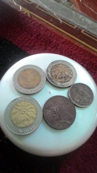 Uang Koin 1000 Lama (sawit), 50 rupiah, 25 rupiah dan 500 kertas