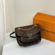 LV Passy MM原花LOGO翻蓋鍊包 M45592