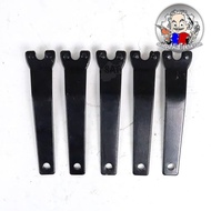 Alat Pembuka / Kunci Mesin Gerinda Tangan Hitam