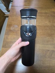 泡茶大師雙層隨行不鏽鋼保溫杯泡茶杯 | 一鍵茶水分離 超節省茶葉 24H超長保溫 - 不鏽鋼杯體

泡茶部分玻璃
