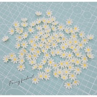 [Wholesale] 100c chrysanthemum sugar candy set 1.5cm edible less sweet to decorate cakes and drinks