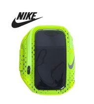 全新耐克 NIKE 多用途手臂包  跑步 / 跑山 / 運動 - 螢光綠 ； 可放 Apple iPhone / Android 手機) # Nike #nike # 腰包 #iphone