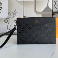 特惠百貨【LV】Louisvuitton LV手拿包  M68705中號手拿包 皮夾錢包 錢夾零錢包