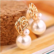 73 Women's White Pearl Gold-toned Ear Studs Earrings Bride Jewelry Eardrop