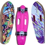 High quality plastic skateboard with wheels and lights with 2 handles.