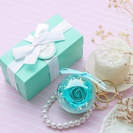 Double Love Tiffany盒裝 玫瑰永生花鑰匙圈珍珠掛飾(5色可挑)