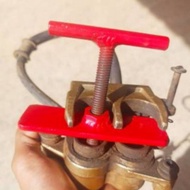 MOTORCYCLE AND CAR BRAKE CALIPER TRACKER MOTORCYCLE AND CAR FRONT BRAKE TRACKER/