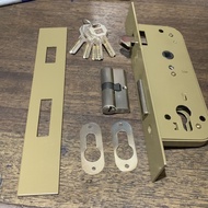 Khoá cửa sắt kéo hộp 4x8