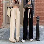 Wide-leg pants, cuffed hem live