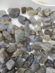 💙 ลาบลาดอไลท์ ก้อนดิบ ถุงขนาด 50 กรัม ✨ ( Labradorite ) 🌼
🌿 หินดิบก้อนขนาดเล็ก มาในถุงปริมาณ 50 กรัม มีเเสงสวยพอสมควร ดิบธรรมชาติ
🌟 เป็นการสุ่มจากในกองจะมีคละขนาดกันไป มีแสงมากบ้างน้อยบ้างหรือบางก้อนก็อาจจะไม่มีแสง ตามธรรมชาตินะครับ 🌟