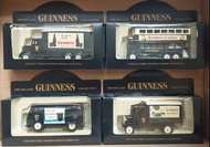全新一套 Lledo "Days Gone" Guinness 收藏模型車，包含四輛健力士啤酒為主題的復古車輛，連收藏架。 Lledo 於 1999 年後被收購，此類標有 "Lledo PLC" 且為