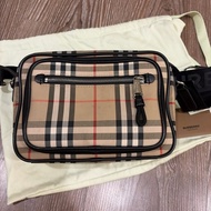 Burberry 相機包