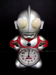 二手 次品 鹹蛋超人 吉田超人鬧鐘 Ultraman Alarm Clock 運作正常（鐘有不同程度掉色及刮花狀況 實物如圖）