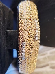 OMEGA Watch 女庄亞米茄罕有14K黃金縷花手鐲型手錶 錶壳釀有共12粒精美鑽石 17J机械上鍊連14K黃金原廠亞米茄錶帶 黄金重約54gm 18mmx14mmx長170mm