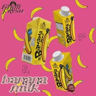 Farm Fresh Banana Flavoured Milk UHT Milk banana milk carton Pisang susu Farm Fresh flavoured milk 200ml