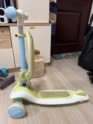 三輪滑板車