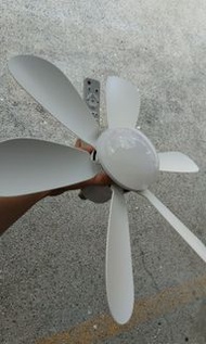 E27大螺絲頭40W三色變光六葉風扇燈(E27 40W ceiling fan light)）