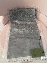 Gucci 雙G Monogram 灰色頸巾/圍巾