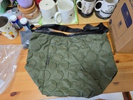 Bag n Noun 側孭