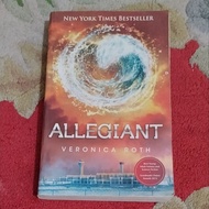 Veronica Roth Divergent series Novel "Allegiant" 100% ORIGINAL preloved personal collection