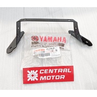 CAGAK DUDUKAN BREKET PLAT NOMOR NOMER R15 V2 ORI YAMAHA 2PK-F1685-00