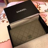 Chanel 灰色長銀包