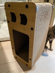 Cat scratching box TV shape