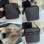 กระเป๋าสะพายข้าง guess พร้อมถุงผ้า  ขนาด 9 นิ้ว สูง 9.5  นิ้ว อุปกรณ์ : ถุงผ้าแบรนด์ ป้ายห้อย   ราคา