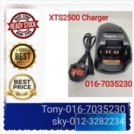 EU 2 Pin /  UK 3 Pin Charger Motorola XTS 2500 xts2500
