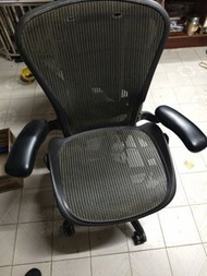Herman Miller Aeron 辦公椅 size b